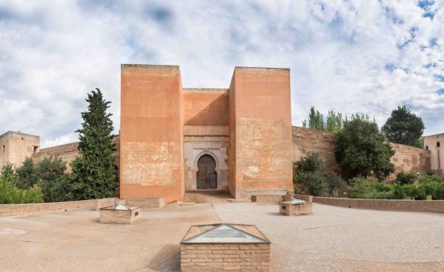 La Alhambra abre al público este mes la enigmática Puerta de los Siete Suelos 