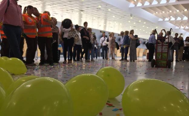 Ennio Morricone sorprende a los pasajeros del Aeropuerto de Almería