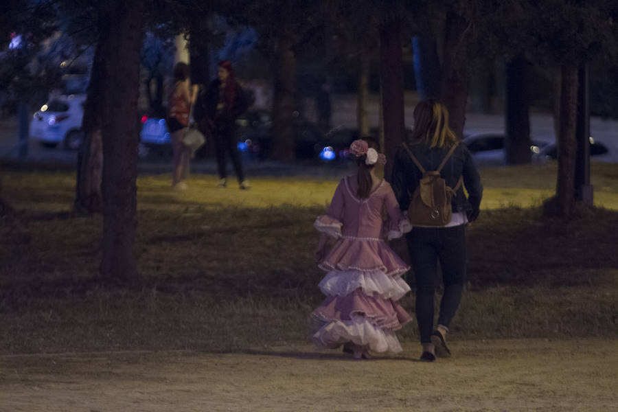 El Real de la Feria ha recibido a más público que en días anteriores porque empieza el fin de semana. Para ver más fotos del Corpus puedes hacerlo en  este enlace