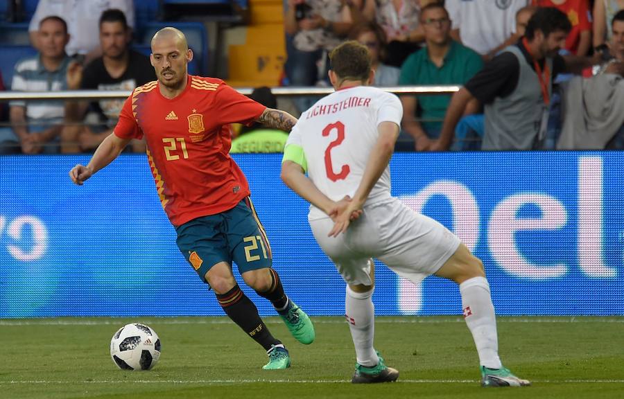 El Estadio de la Cerámica acoge este amistoso de preparación para el Mundial, competición en la que España debutará el viernes 15 ante Portugal, mientras que Suiza tendrá que esperar dos días más para enfrentarse a su primer rival, la Brasil de Neymar.