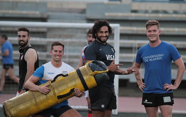 Unión Rugby Almería trabaja duro con la promoción por la permanencia en el punto de mira.