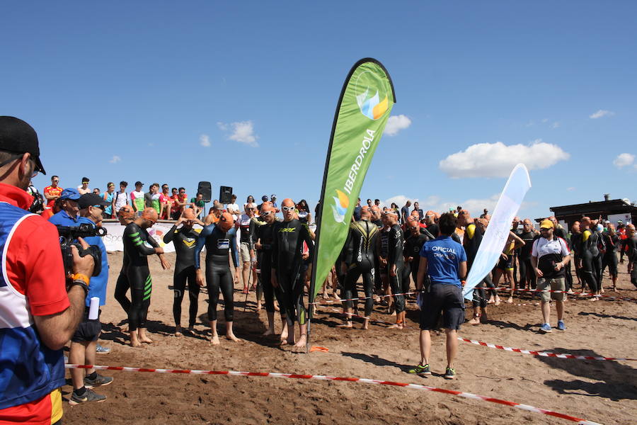 San Juan de los Terreros, sede del Campeonato de España, con más de 1.000 triatletas