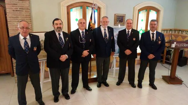 El presidente Montes y los nombrados Miembros Honoríficos.