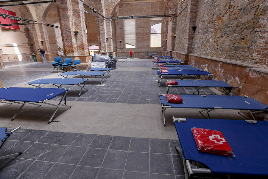 Los subsaharianos están asistidos por Cruz Roja que les ayudará a llegar a los destinos que elijan