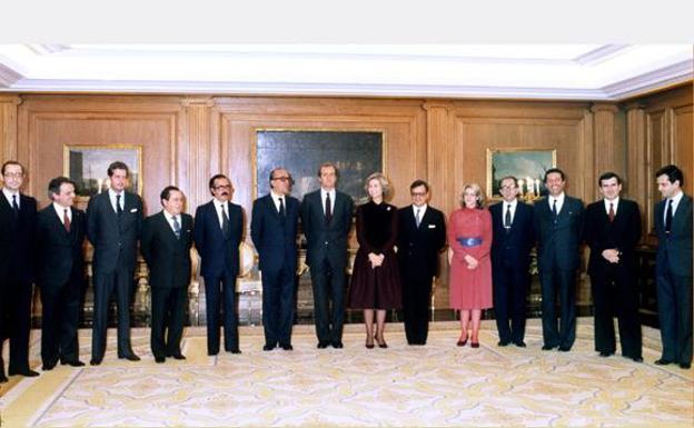 Gabinete de 1981 con Soledad Becerril como ministra de Cultura.