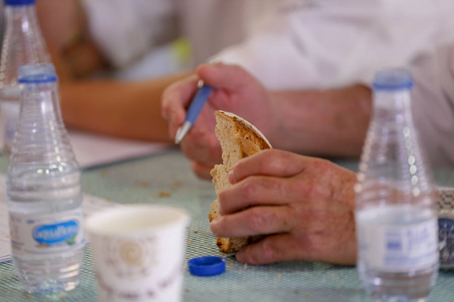 La ciudad acoge la primera semifinal de la 'Ruta española del buen pan', con la participación de obradores de toda Andalucía, y esta tarde hay una cata abierta al público