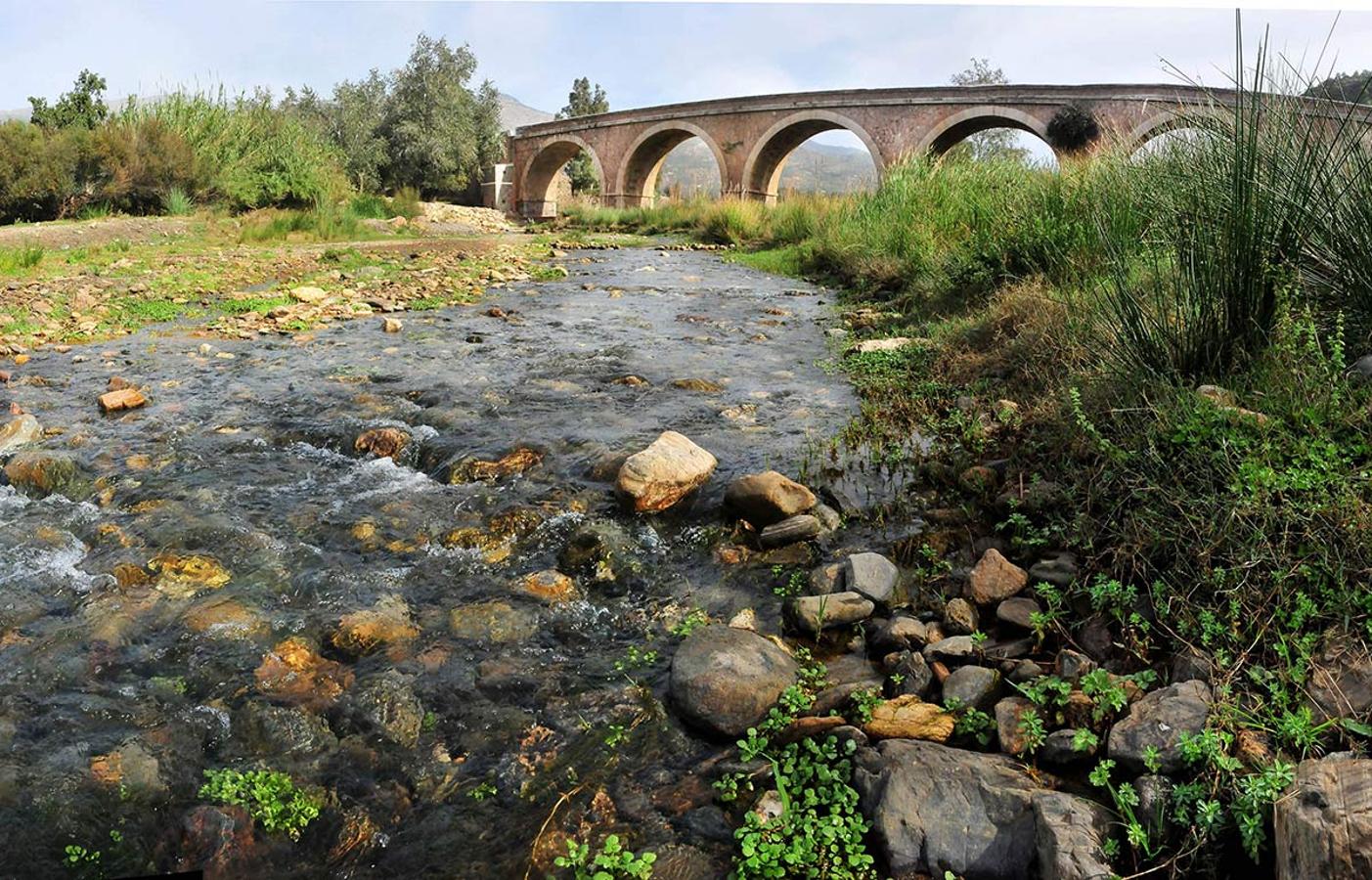 Río Guadalfeo a su paso por Órgiva