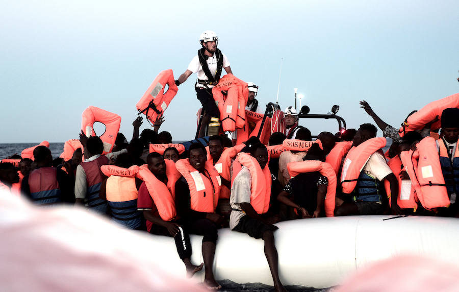 Más de 600 personas viajan a bordo de la embarcación