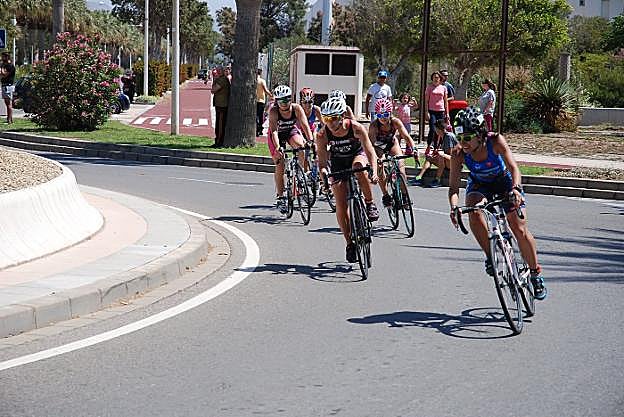 González y Molas se llevan el XIII Triatlón