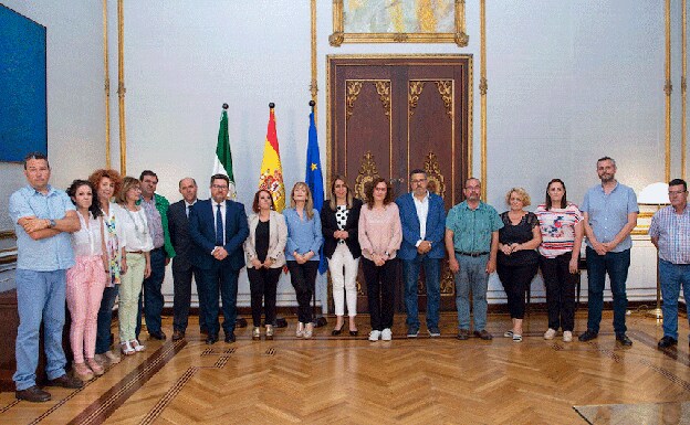 Susana Díaz recibe a representantes del sector de manipulado de frutas y hortalizas de Almería