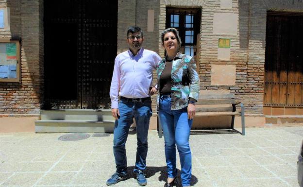 El alcalde de Cádiar, José Javier Martín, y la diputada provincial por la Alpujarra, Carmen Lidia Reyes.