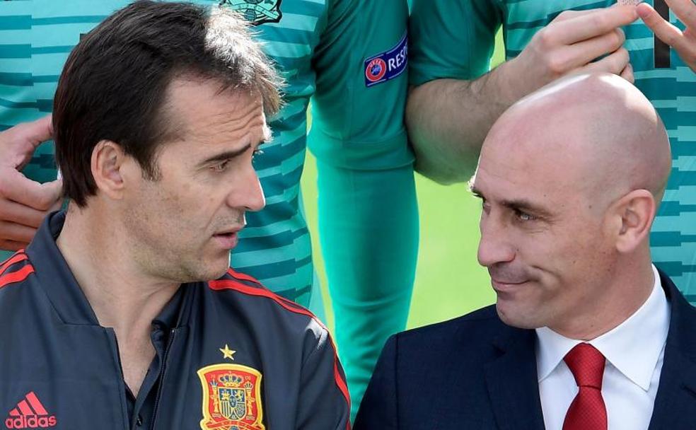 Lopetegui y Rubiales, el día de la foto oficial de la selección