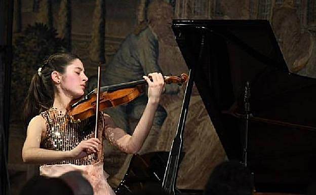 La violinista granadina María Dueñas.