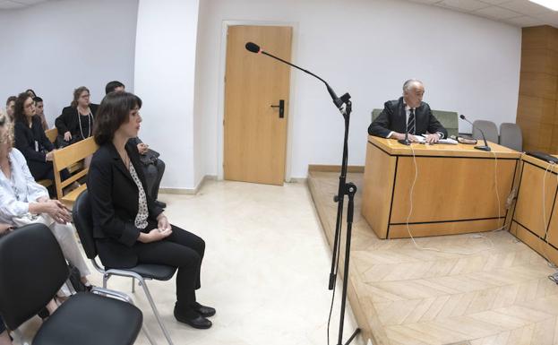Aplazado el juicio de Juana Rivas por la renuncia de su abogado
