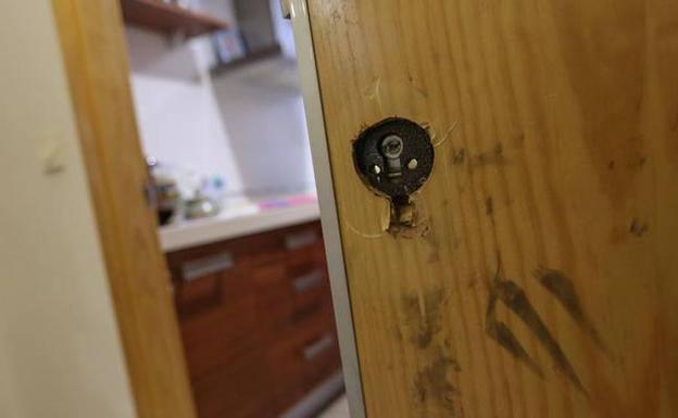 Alerta por las señales de robos en verano: el detalle que convierte tu casa en un objetivo