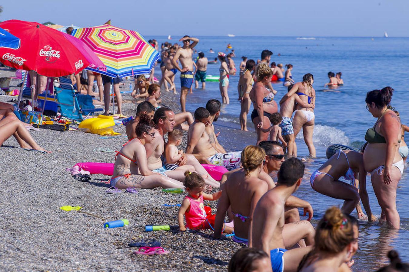 Las playas viven el primer lleno de la temporada