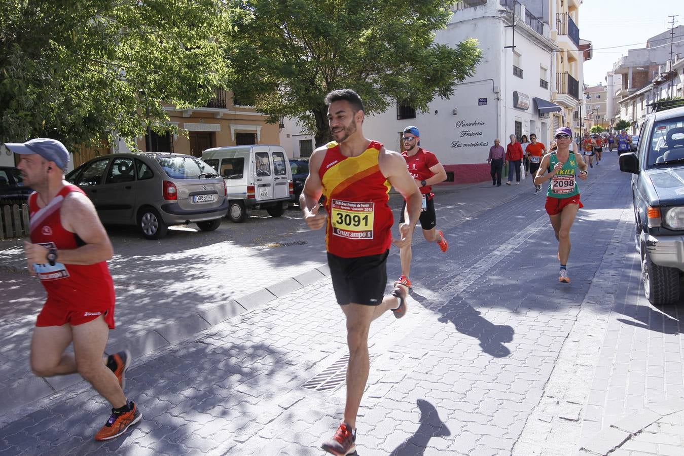 Manuel Santiago y Claudia Estévez se sobreponen al calor en Dúrcal