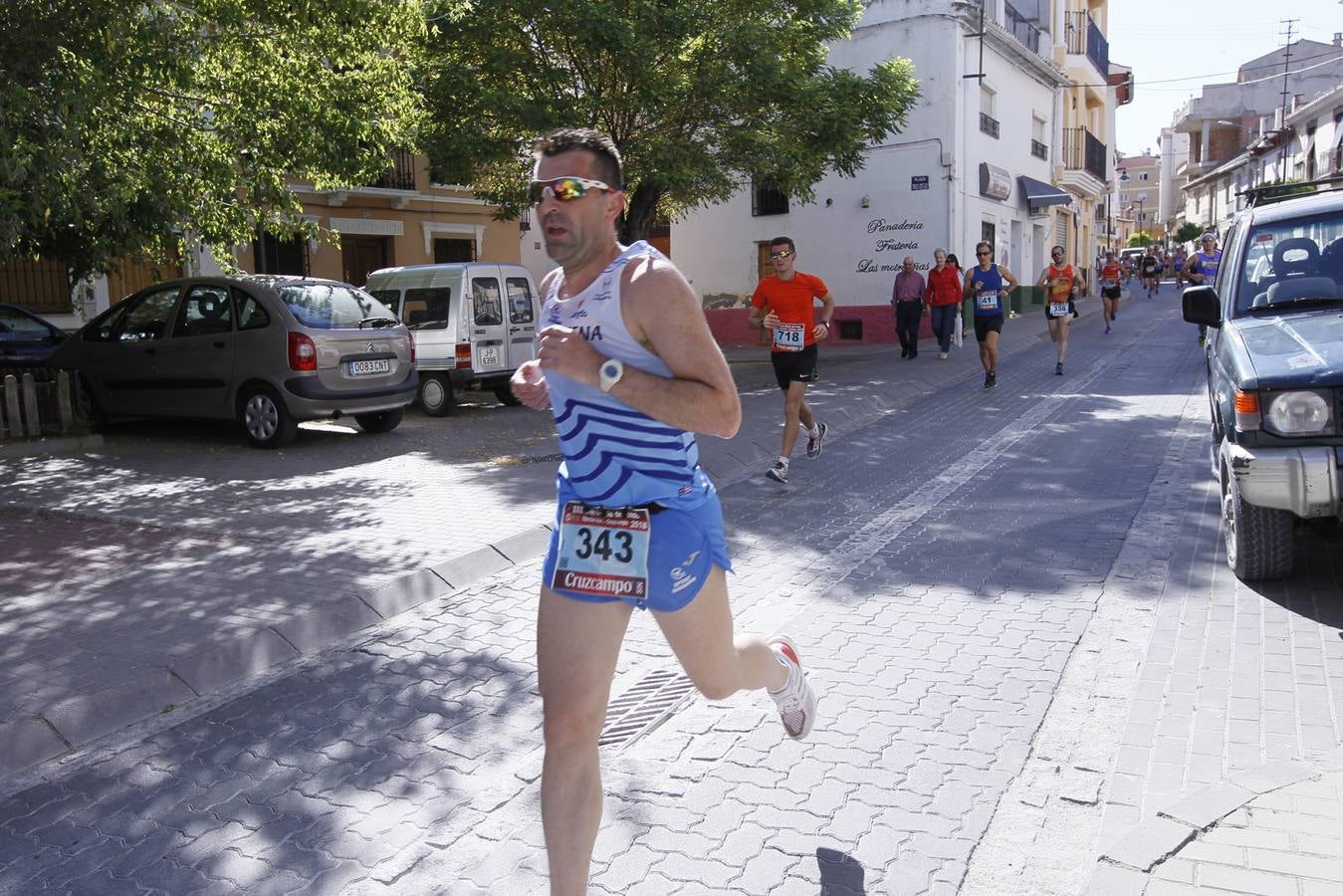 Manuel Santiago y Claudia Estévez se sobreponen al calor en Dúrcal