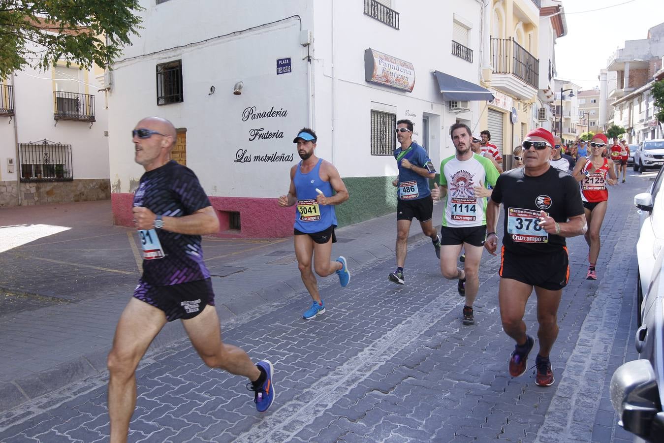 Manuel Santiago y Claudia Estévez se sobreponen al calor en Dúrcal