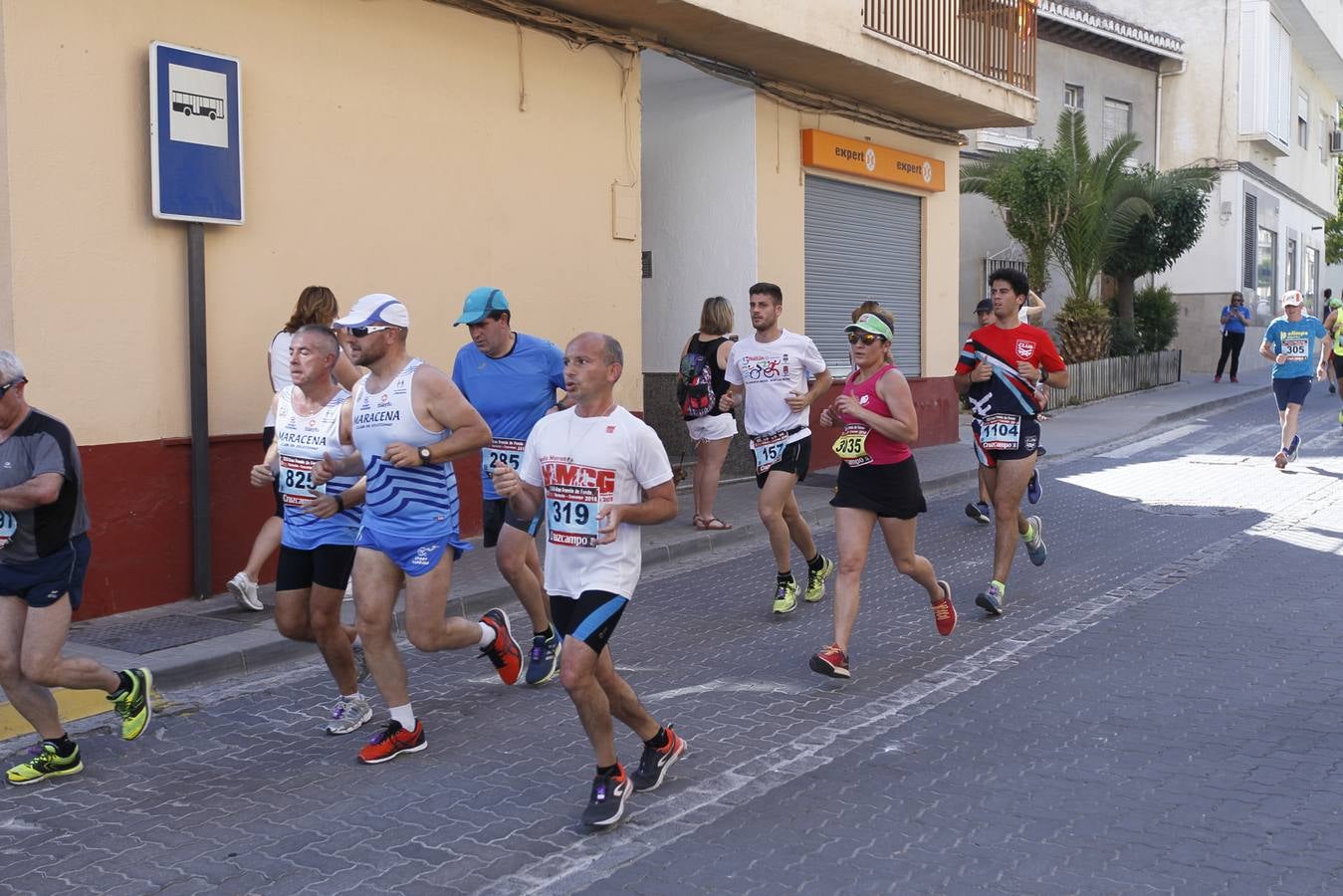 Manuel Santiago y Claudia Estévez se sobreponen al calor en Dúrcal