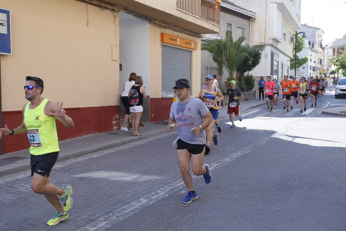 Manuel Santiago y Claudia Estévez se sobreponen al calor en Dúrcal