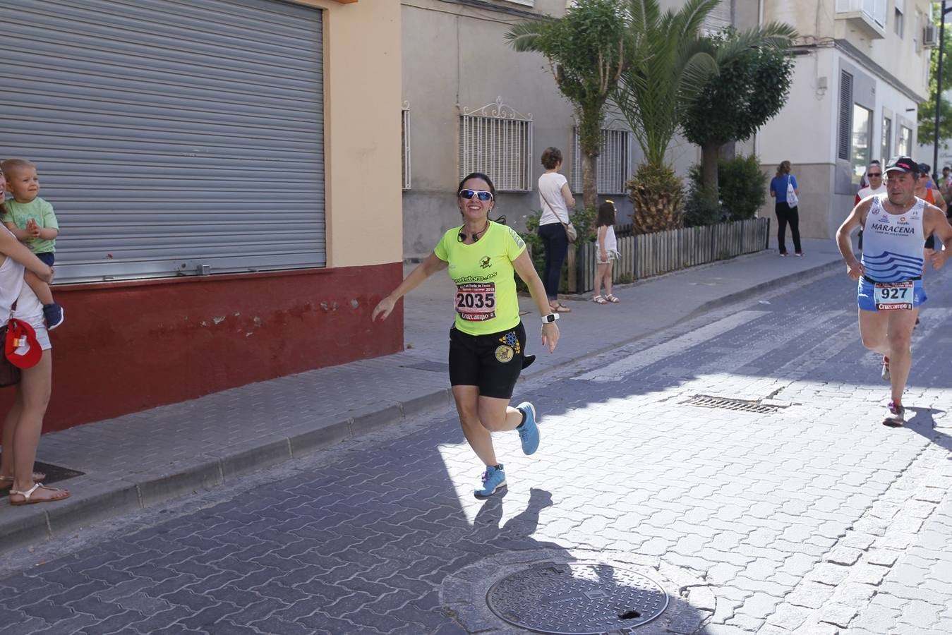 Manuel Santiago y Claudia Estévez se sobreponen al calor en Dúrcal