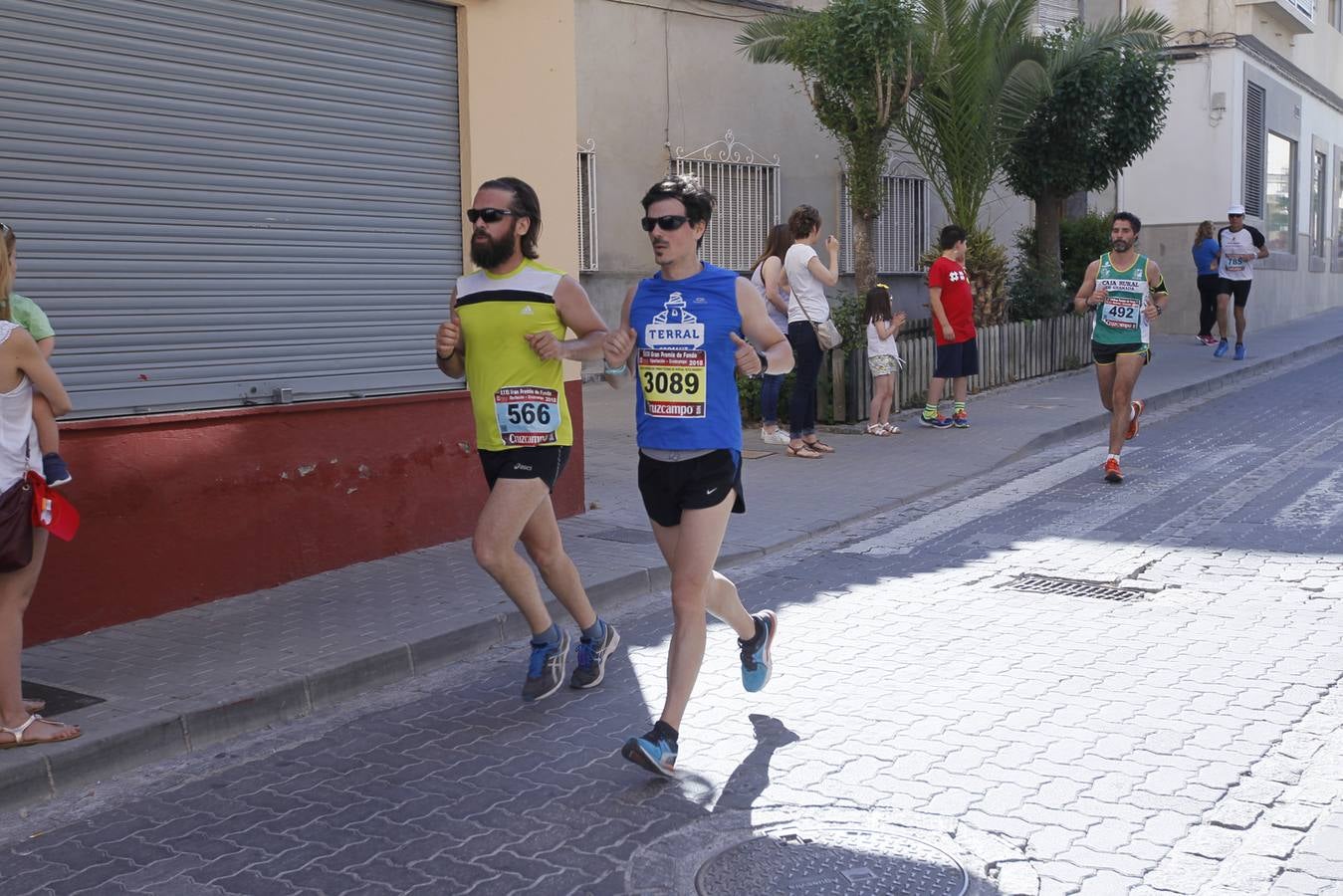 Manuel Santiago y Claudia Estévez se sobreponen al calor en Dúrcal