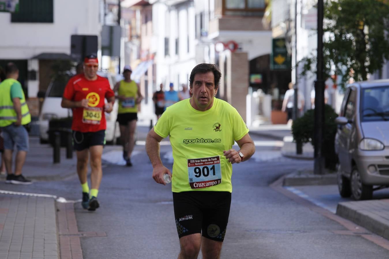 Manuel Santiago y Claudia Estévez se sobreponen al calor en Dúrcal