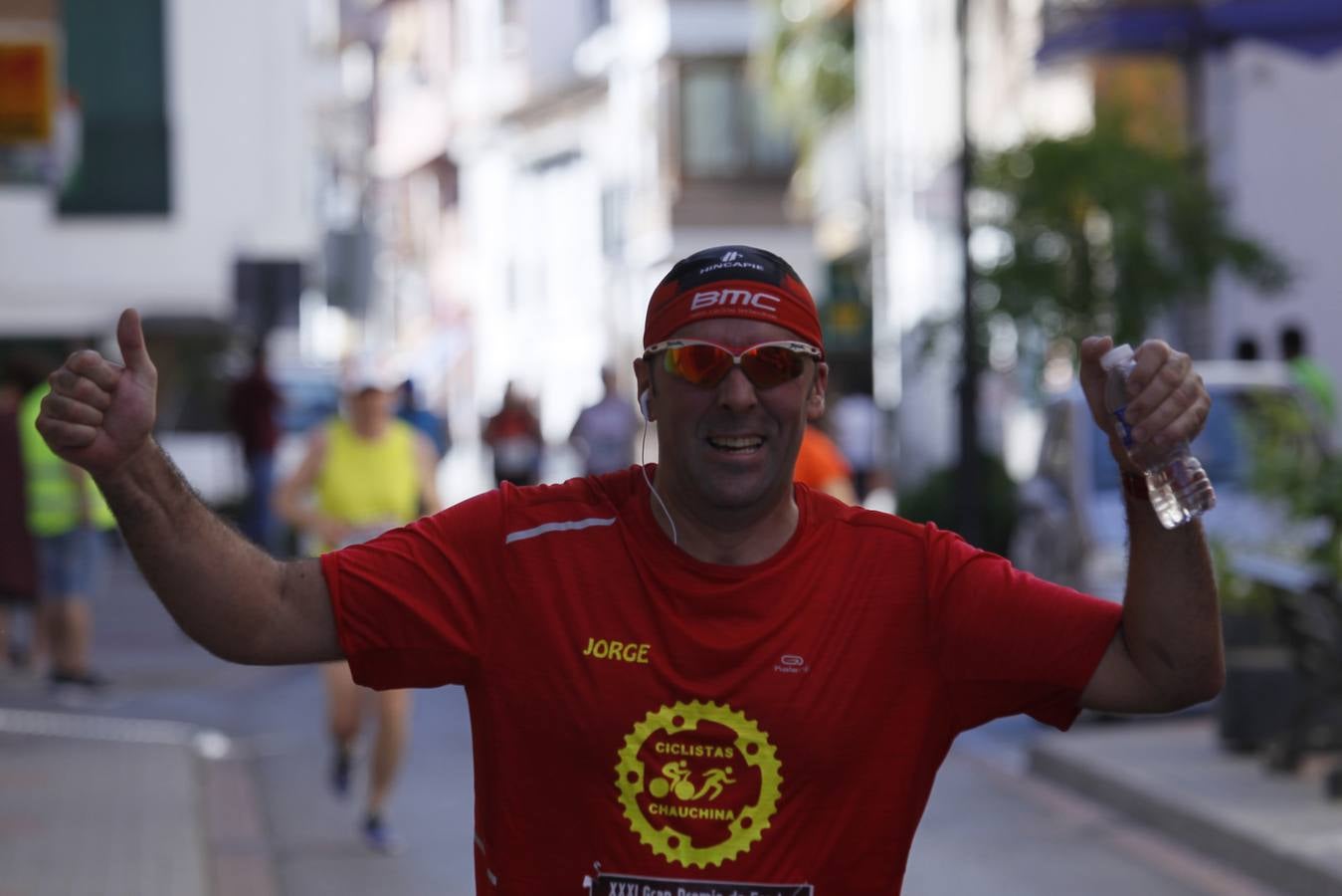 Manuel Santiago y Claudia Estévez se sobreponen al calor en Dúrcal