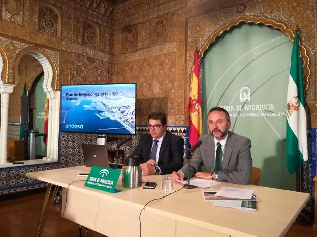 Francesc Alemany, izquierda, y Miguel Ángel Tortosa en la presentación del plan de inversión.