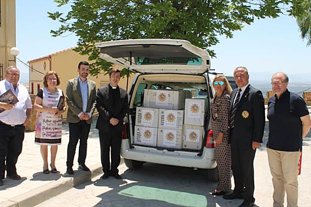 Vehículo con material donado por Sofía de Borbón Mateos. 