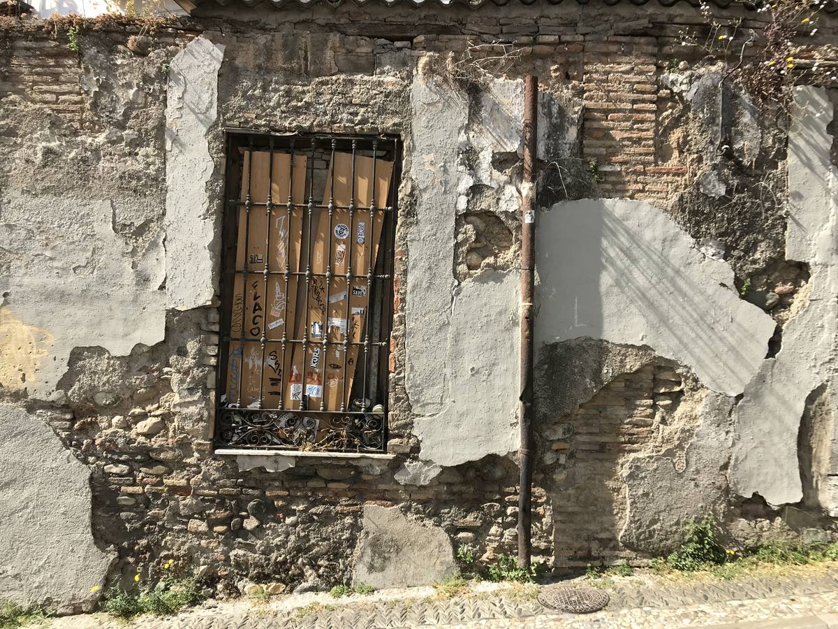 El número 1 de Veredillas de San Agustín está declarado ruina física inminente.