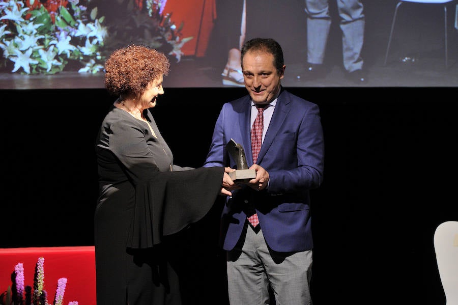 En la entrega de los IDEALES hubo emoción, risas y en los discursos también hubo cabida para las reivindicaciones