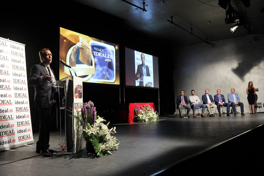 En la entrega de los IDEALES hubo emoción, risas y en los discursos también hubo cabida para las reivindicaciones