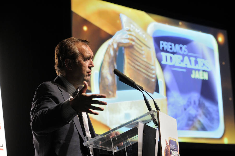 En la entrega de los IDEALES hubo emoción, risas y en los discursos también hubo cabida para las reivindicaciones