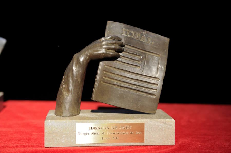 En la entrega de los IDEALES hubo emoción, risas y en los discursos también hubo cabida para las reivindicaciones