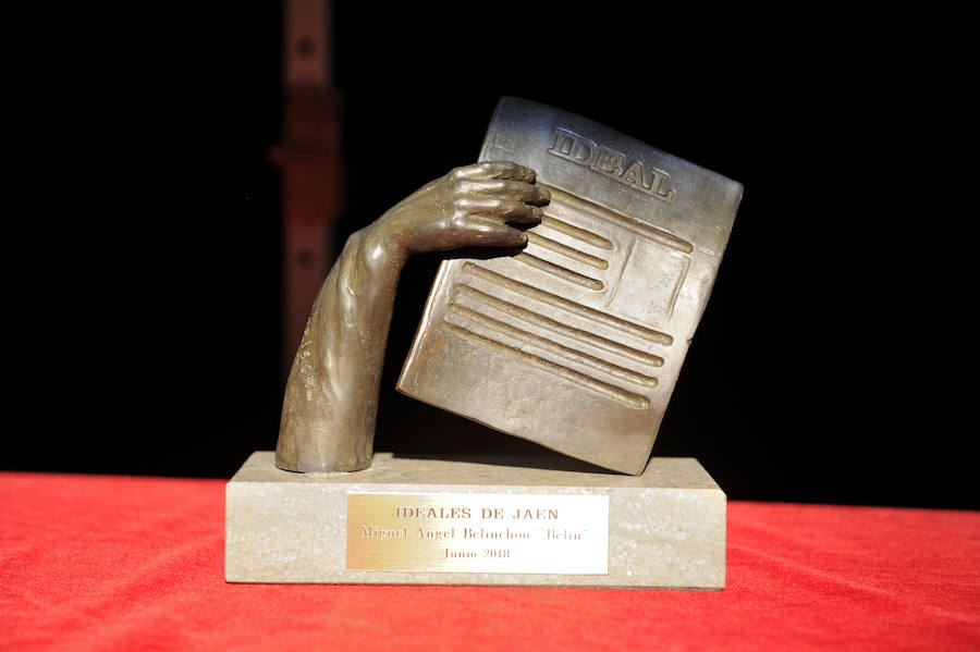 En la entrega de los IDEALES hubo emoción, risas y en los discursos también hubo cabida para las reivindicaciones