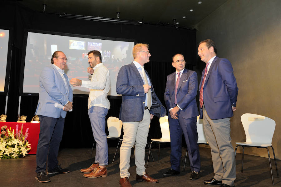 En la entrega de los IDEALES hubo emoción, risas y en los discursos también hubo cabida para las reivindicaciones