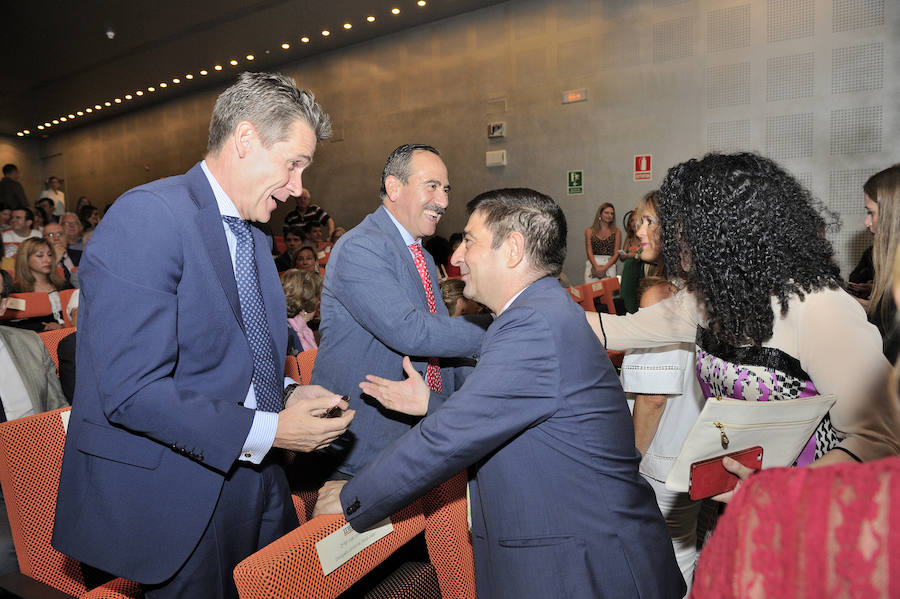 En la entrega de los IDEALES hubo emoción, risas y en los discursos también hubo cabida para las reivindicaciones