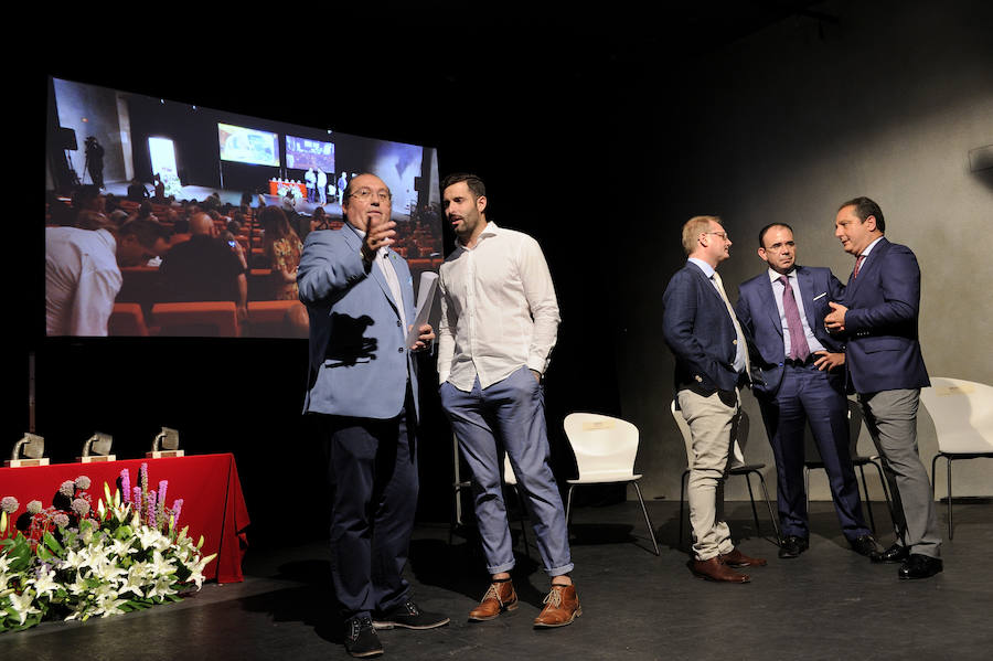 En la entrega de los IDEALES hubo emoción, risas y en los discursos también hubo cabida para las reivindicaciones