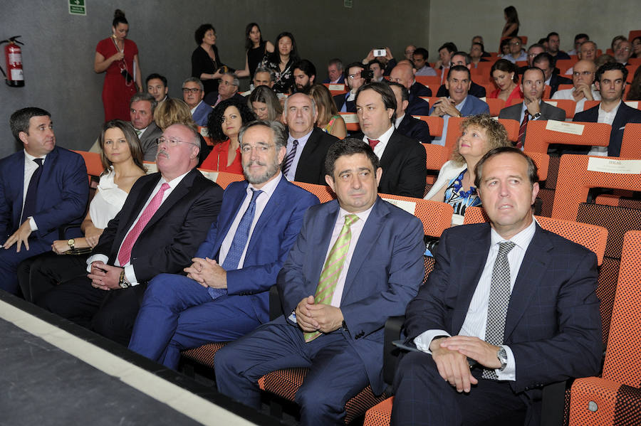 En la entrega de los IDEALES hubo emoción, risas y en los discursos también hubo cabida para las reivindicaciones