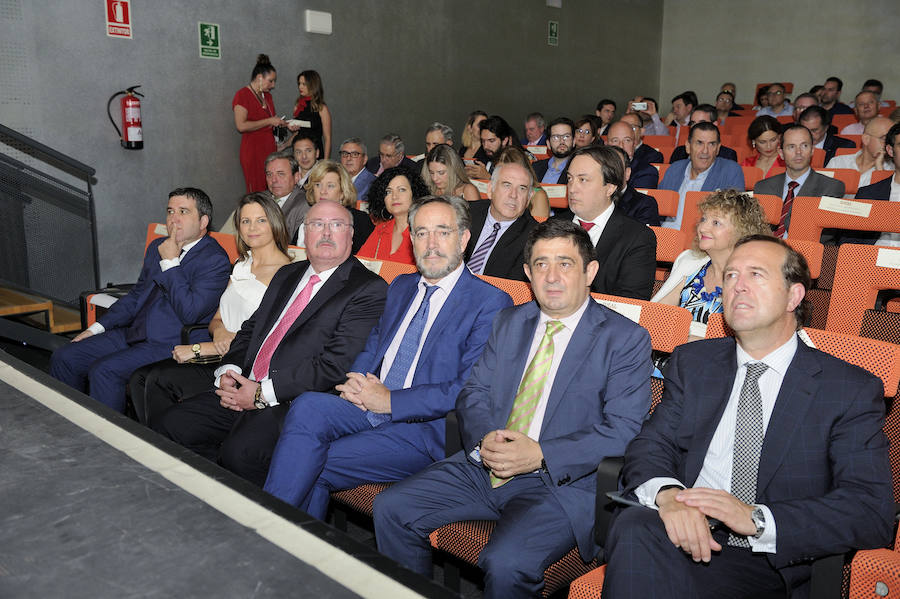 En la entrega de los IDEALES hubo emoción, risas y en los discursos también hubo cabida para las reivindicaciones