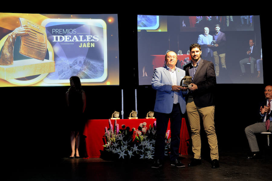 En la entrega de los IDEALES hubo emoción, risas y en los discursos también hubo cabida para las reivindicaciones