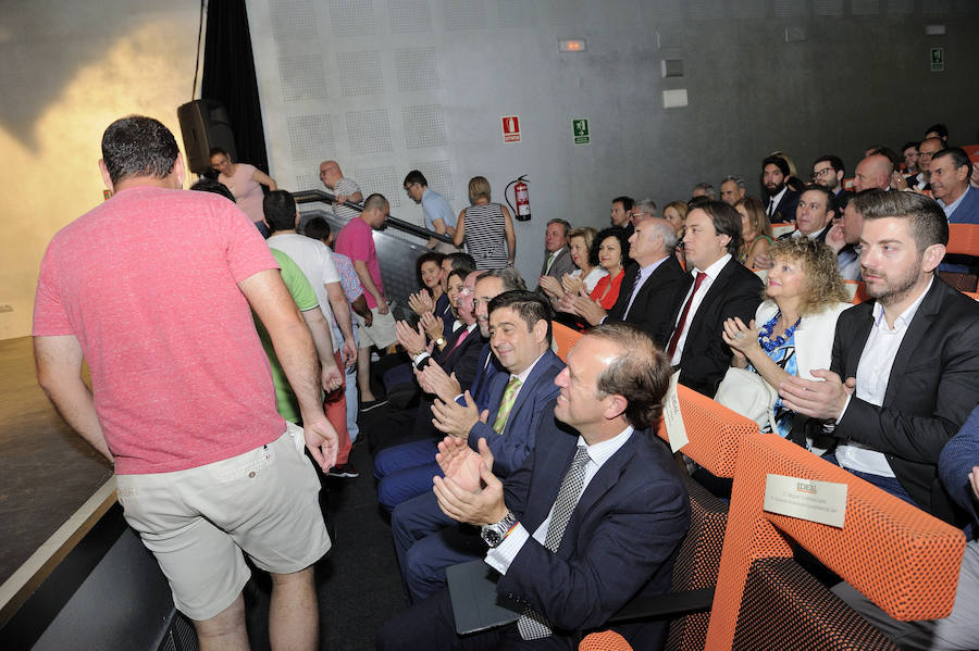 En la entrega de los IDEALES hubo emoción, risas y en los discursos también hubo cabida para las reivindicaciones