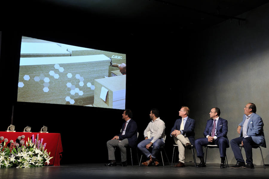 En la entrega de los IDEALES hubo emoción, risas y en los discursos también hubo cabida para las reivindicaciones