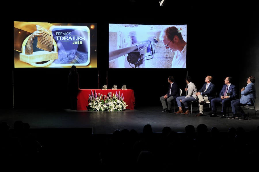 En la entrega de los IDEALES hubo emoción, risas y en los discursos también hubo cabida para las reivindicaciones