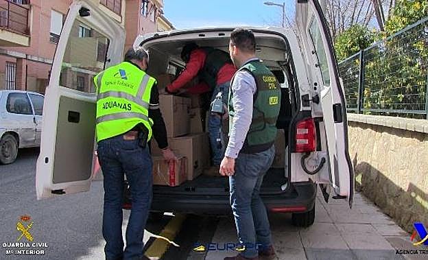 Una mujer de 65 años residente en Ogíjares, el cerebro de la trama que vendía psicofármacos en todo el mundo