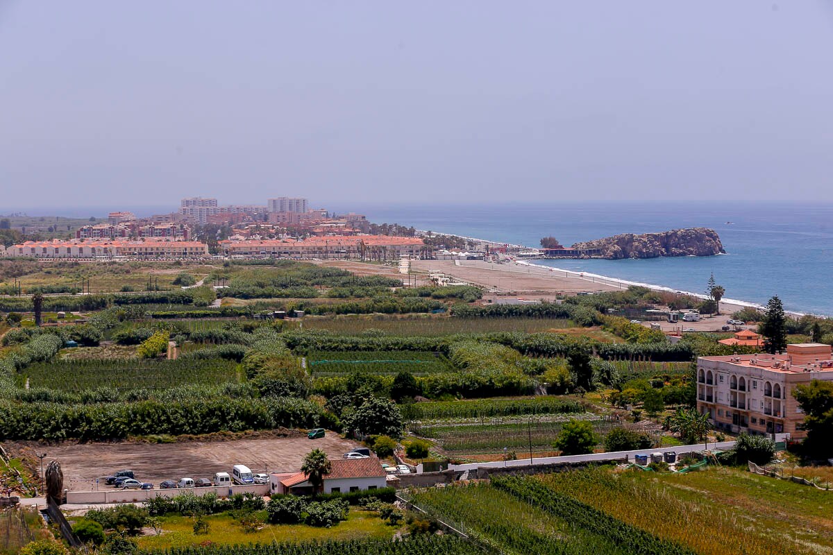 Imagen general de la playa de la Guardia en Salobreña.