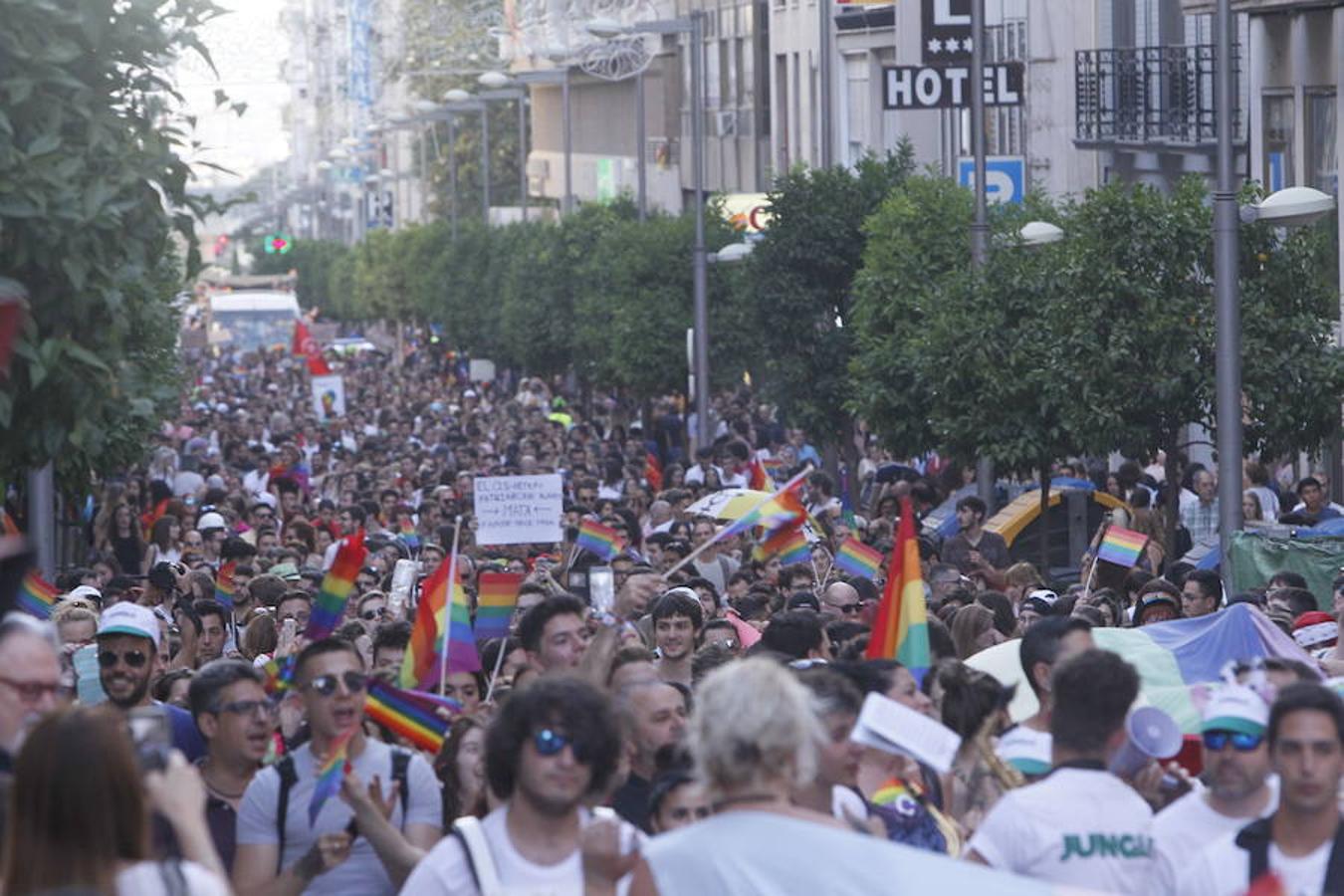 La marcha por el Orgullo LGTBIQ+ recorre las calles de la ciudad