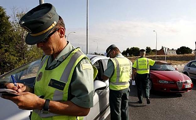 Las dos mentiras sobre las multas de la DGT: no te van a sancionar por esto